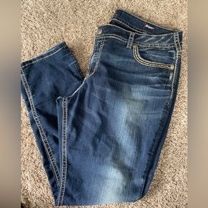 Suki Silver size 24/33L mid skinny Jean, dark blue, worn 1 time.